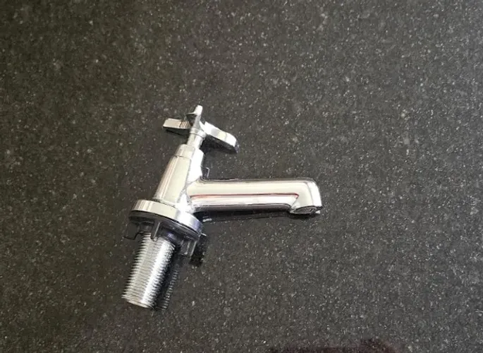 Torneira para banheiro em aço inox Docol linha Nova Pertutti
