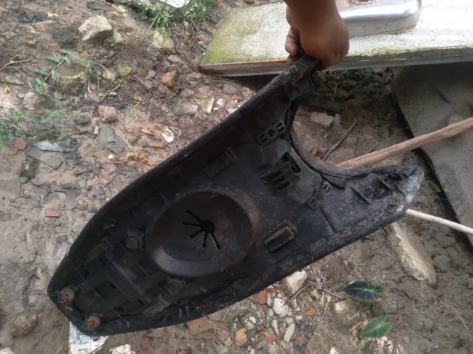 Estou vendo esse banco pós era de uma moto minha que tá parado em casa