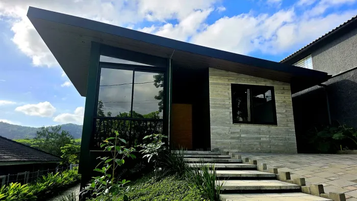 Casa 4 suites 132,98m2 em condominio fechado - Caxito, Marica/RJ