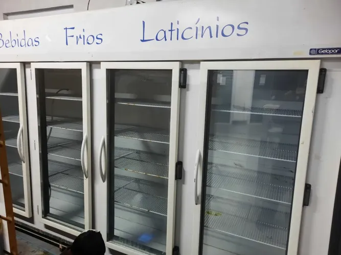Geladeira para lacticínios e frios