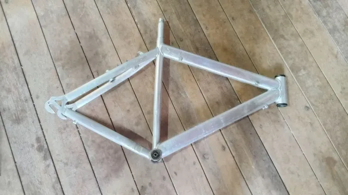 QUADRO DE ALUMÍNIO 26
