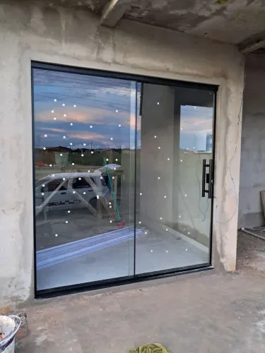 PROMOÇÃO DE PORTAS DE VIDRO 2.10X2 ,DE 2500 POR APENAS 2200 INSTALADO,APROVEITE. 