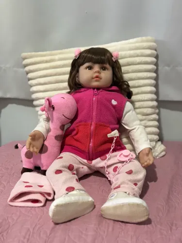 Bebê Reborn silicone com acessórios