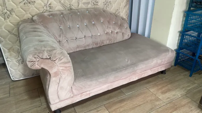 Sofá Recamier Luxo Capitonê com Strass - Cor Rosé