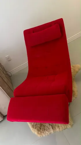 Poltrona vermelha linda 