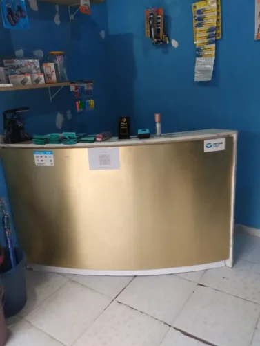 Balcão semi novo em broco de madeira 550
