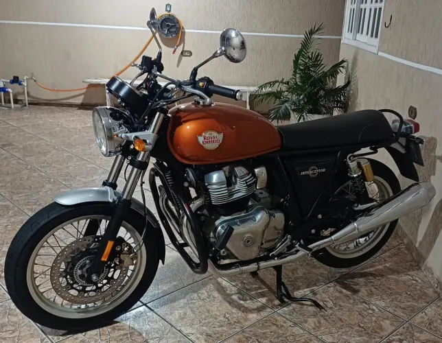 royal enfield interceptor special colorway 650cc abs laranja