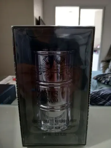 Perfume masculino Master of Platinum