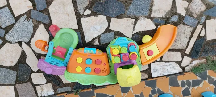 Brinquedo infantil painel artístico (usado).
