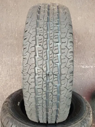 PNEU NOVO REMOLD 205/70 15 CARGA  VIPAL 