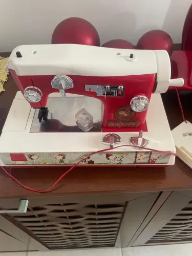 Mini Maquina De Costura Snoopy Estrela Anos 80 Brinquedo