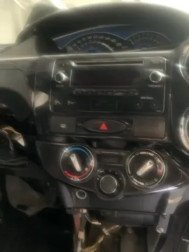 Rádio / Painel/ multimídia Etios
