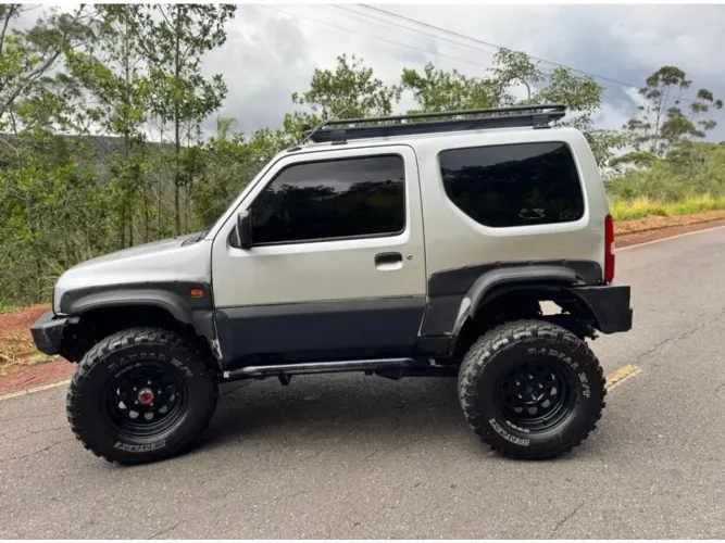 Suzuki Jimny 4sun 1.3 16V 2012