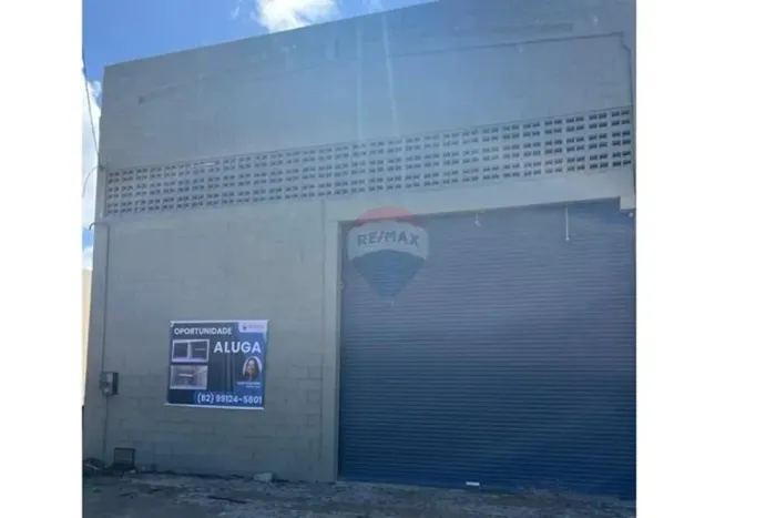 ALUGUEL - Galpão Comercial 236m²: Localização Privilegiada -Rodovia Edval Lemos