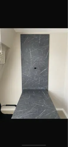 Painel e mesa de reuniao para escritóro
