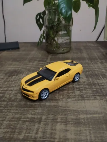 Miniatura Camaro Amarelo 2018 Fricção 12cm Comprimento