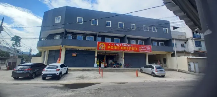 Loja na Rua Mandina perto BRT Praça do Bandolim