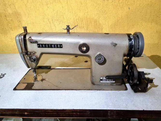 MÁQUINA DE COSTURA INDUSTRIAL