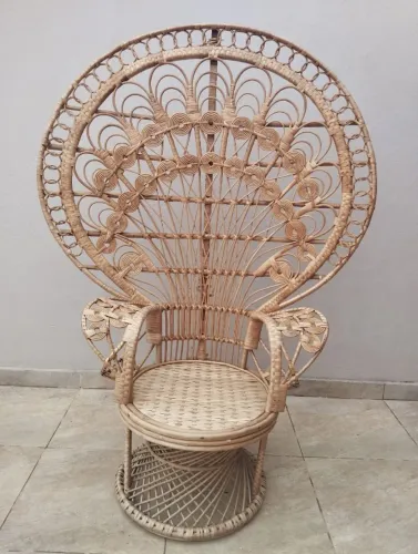 Poltrona Pavão Emanuelle (Peacock Chair)