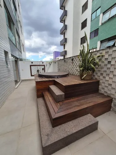 Área privativa com 188 metros quadrados com 3 quartos no Prado e 3 vagas livres.