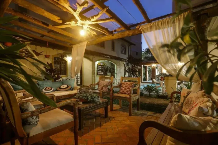 Pousada com excelent rentabilidade 80 m do mar da Cachoeira doBom Jesus