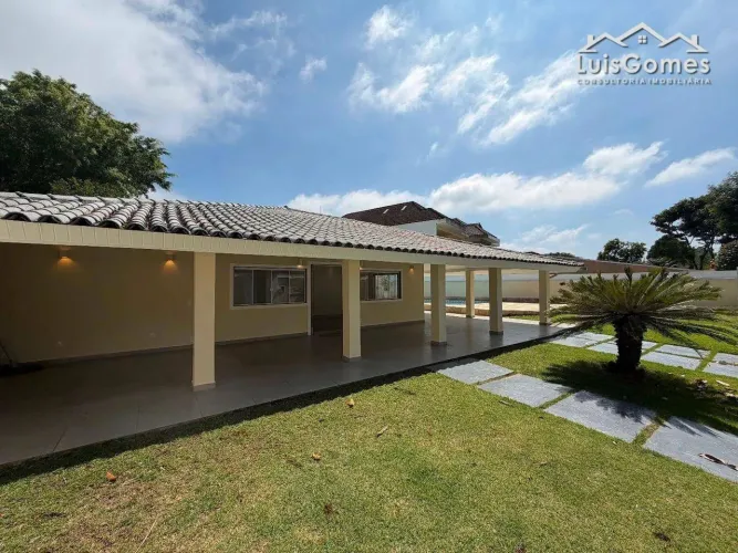 CONDOMÍNIO RIO MAR - CASA LINEAR COM 5 QUARTOS SENDO 2 SUÍTES NA BARRA DA TIJUCA.