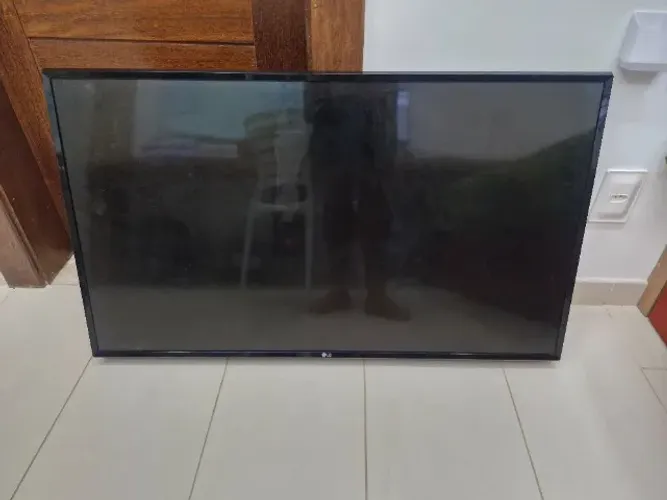 Televisor LG 43" 43LJ5500 - defeito