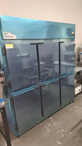 A. Mini câmara geladeira 6 portas 