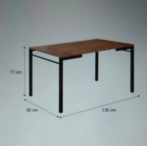 MESA MODERNA E RESISTENTE 