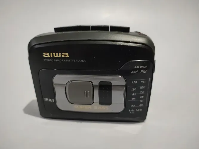 Walkman Aiwa Stereo Radio Cassette Player TA163