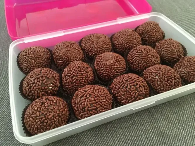 Brigadeiro tamanho G (40 unidades)