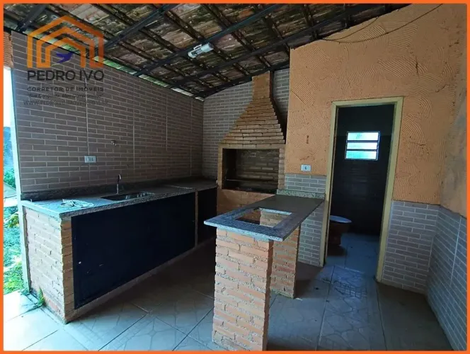 Casa para Venda em Lima Duarte, Centro, 2 dormitórios, 1 suíte, 1 banheiro