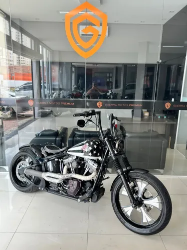 Harley Davidson Blackline (Customizada)