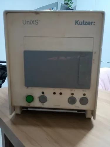 Polimerozadora para laboratório de prótese dentária 
