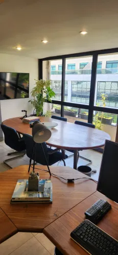 Lote Conjunto de Móveis e Divisórias de Escritório