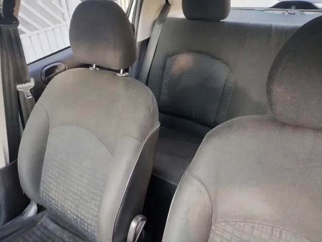 Peugeot Selection 1.0 4 portas completíssimo 