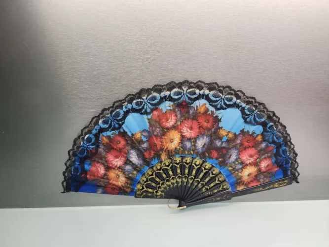 Leque vintage charmoso floral e renda
