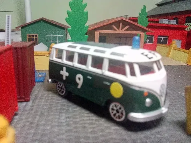 MINIATURA REALTOY VW T1 MICROBUS SAMBA NO18 1/64 - Esquadrão Florestal 9