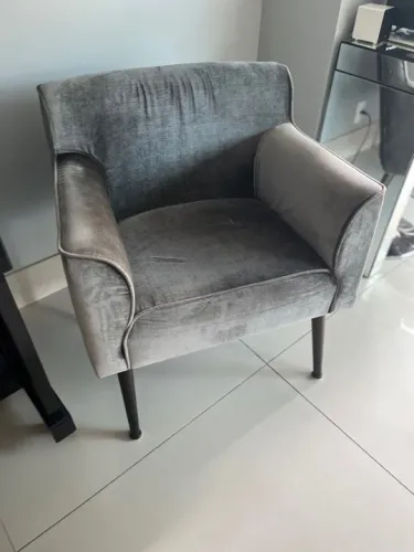Poltrona de Veludo Cinza