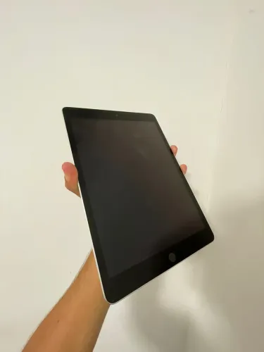 iPad 9 semi novo 