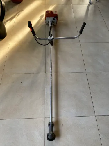 ROÇADEIRA STIHL FS 220