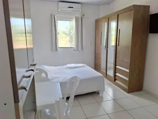 Suítes mobiliadas com ar condicionado próximo ao aeroporto