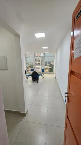 Sala para locação no Centro<br>Ed Manaus Shopping Center <br>30m²<br>Semi mobiliada
