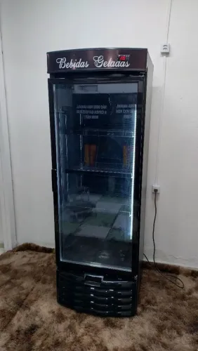 Freezer Cervejeira Preta - Usada