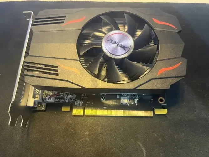 Placa de vídeo: Radeon RX 550 4GB (GDDR5)
