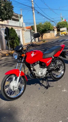Vendo titan CG ES 2004