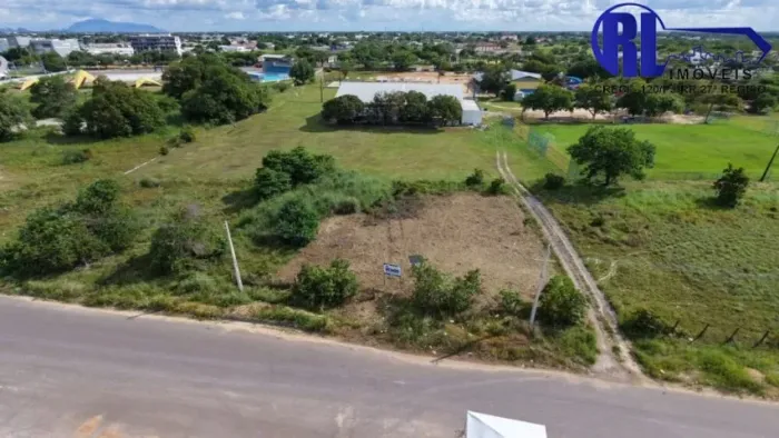 TERRENO NO BAIRRO DOS ESTADOS-ÁREA TOTAL DE: 1.649,53 metros quadrados