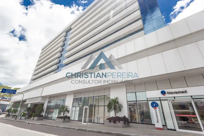 EXCLUSIVO! NAS NUVENS!! Sala comercial de 38 m2, 1 banheiro e 1 vaga escriturada.