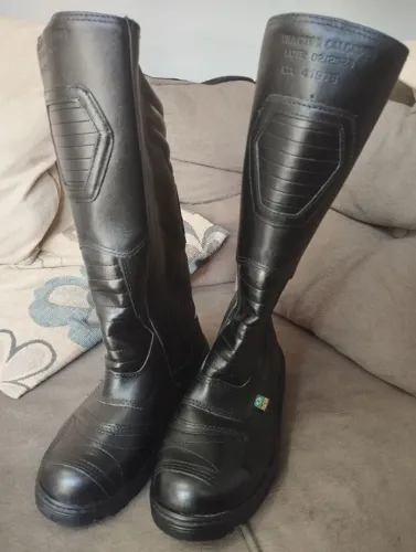 Bota de couro longa motociclista( pagamento na retirada)