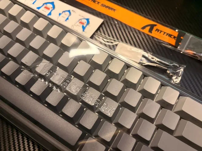 Teclado Mecânico Attack Shark X68 HE RGB - NOVO